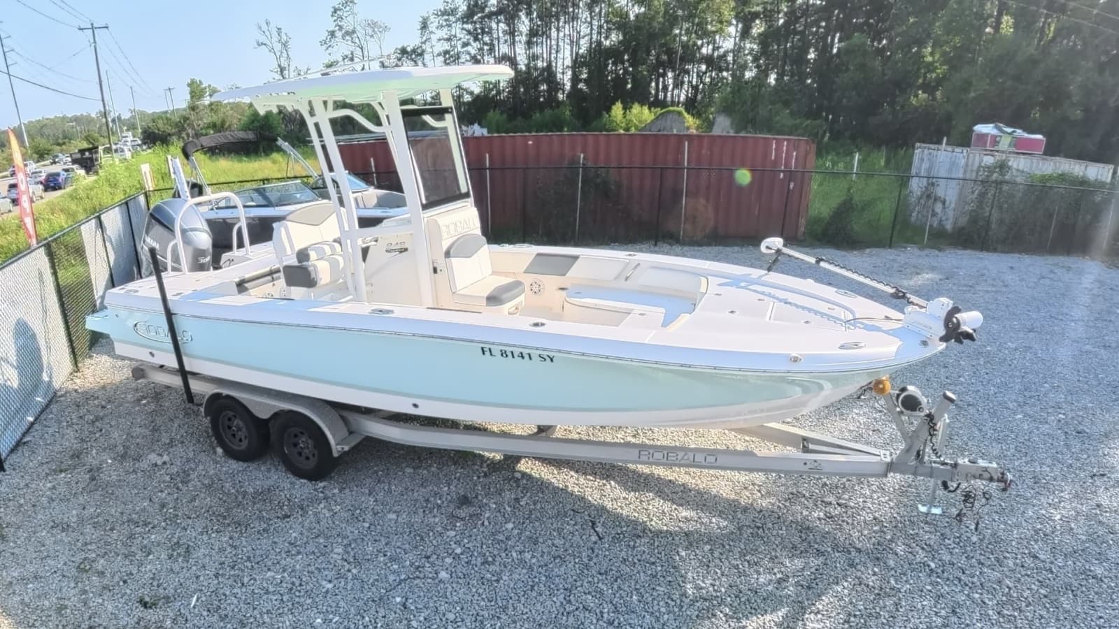 2021 Robalo 246 Cayman