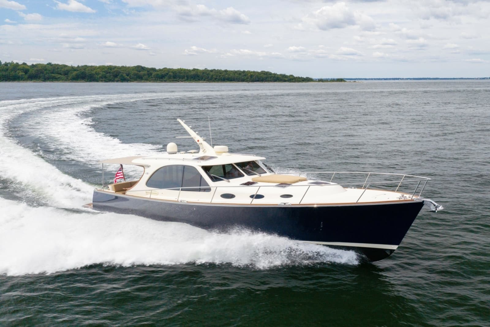 2019 Palm Beach Motor Yachts 55 Sedan
