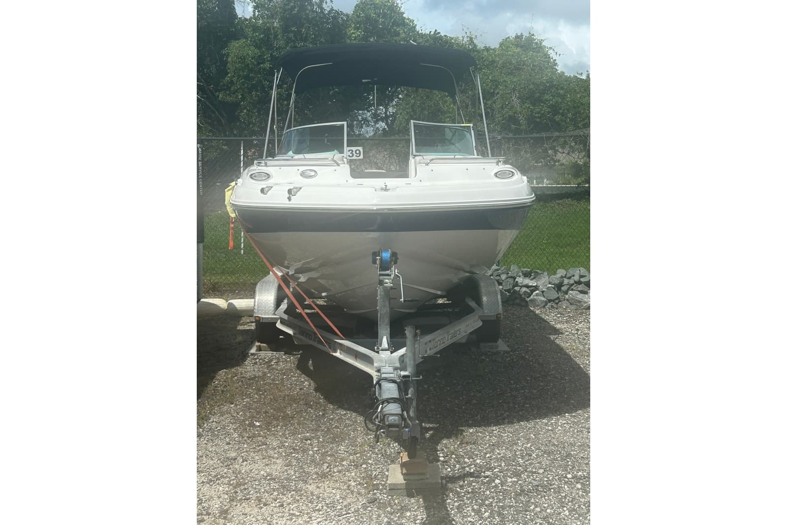 2022 Hurricane Sundeck 2200 OB