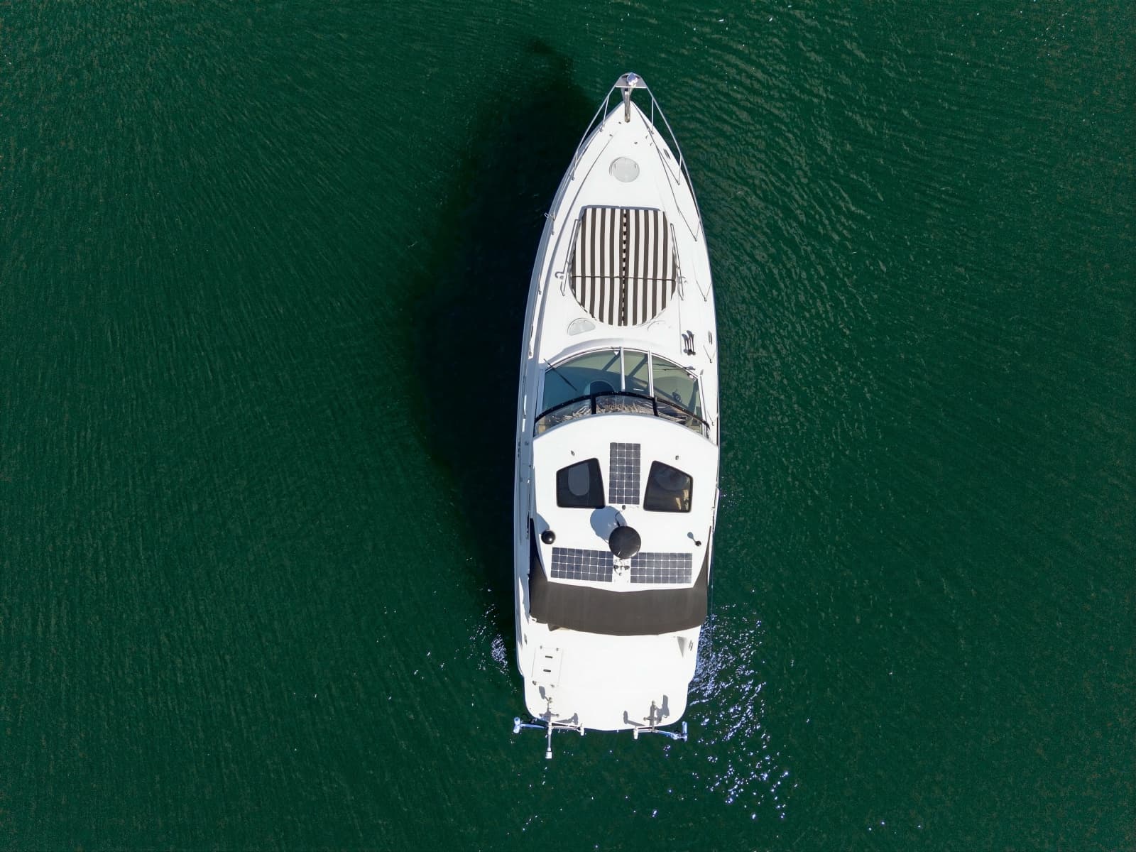 2010 Cruisers Yachts 360 Express