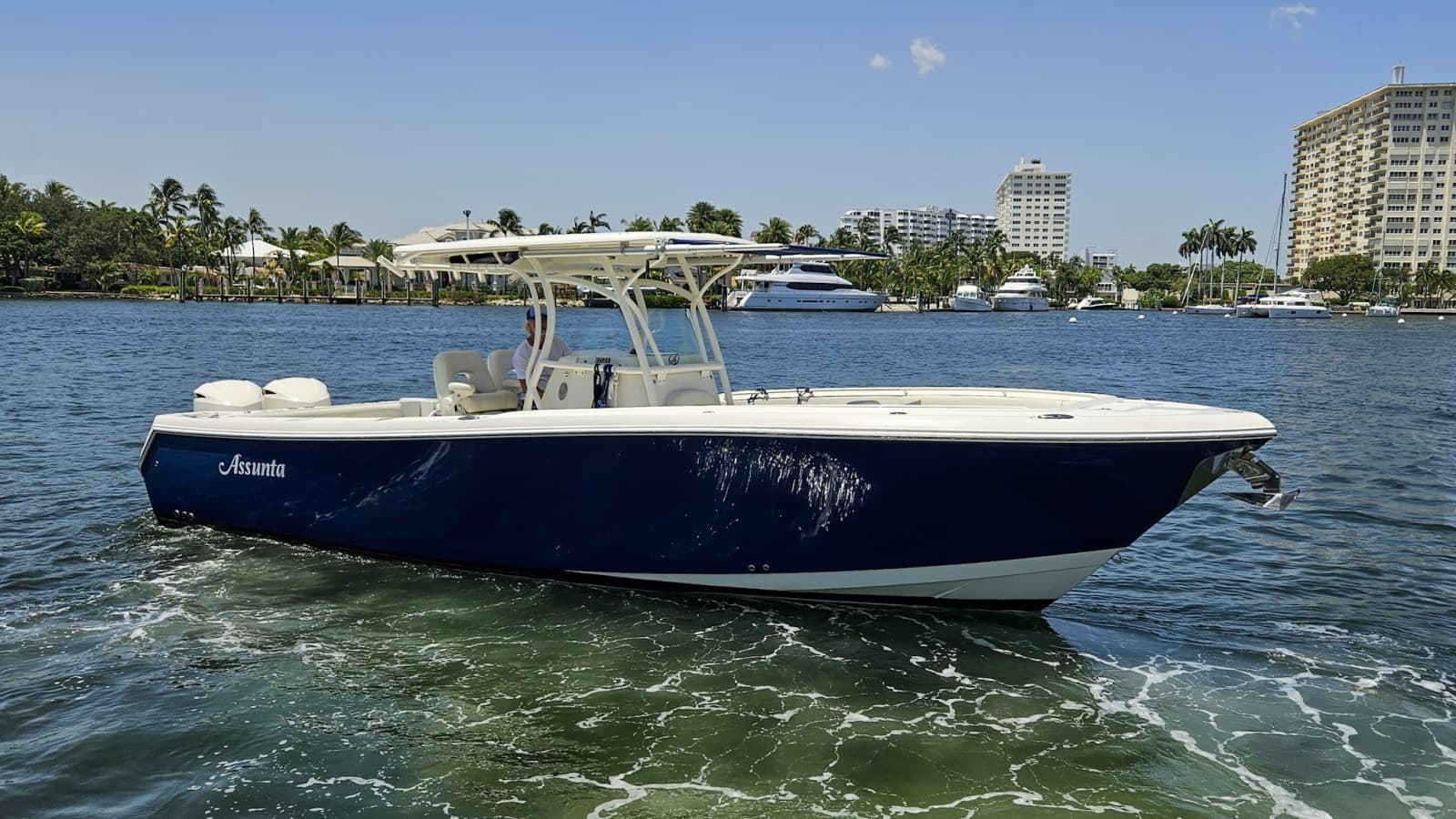 2014 Sailfish 320CC