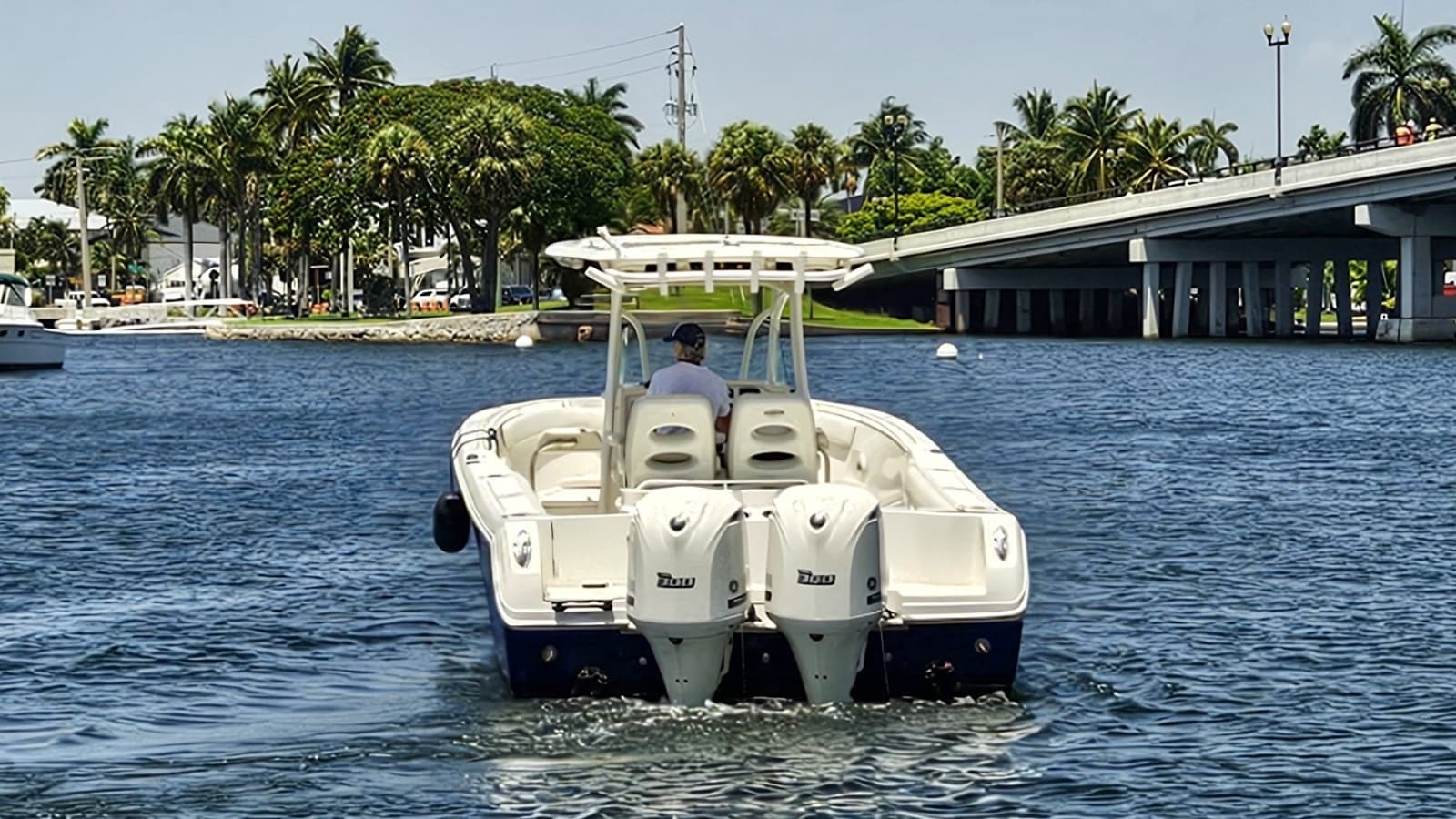 2014 Sailfish 320CC