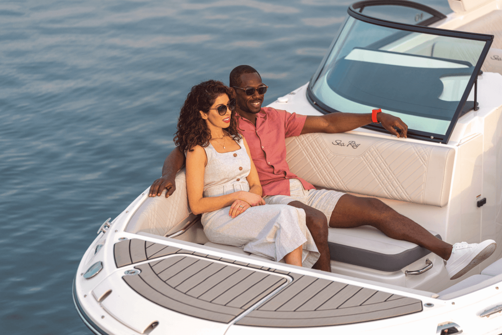 2025 Sea Ray SDX 270 Outboard
