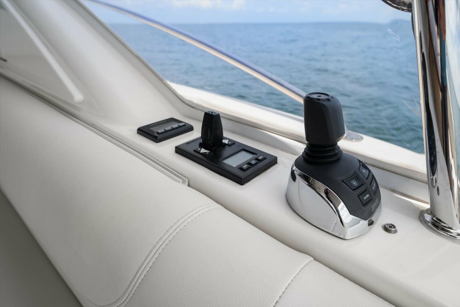 2023 Riviera 5400 Sport Yacht