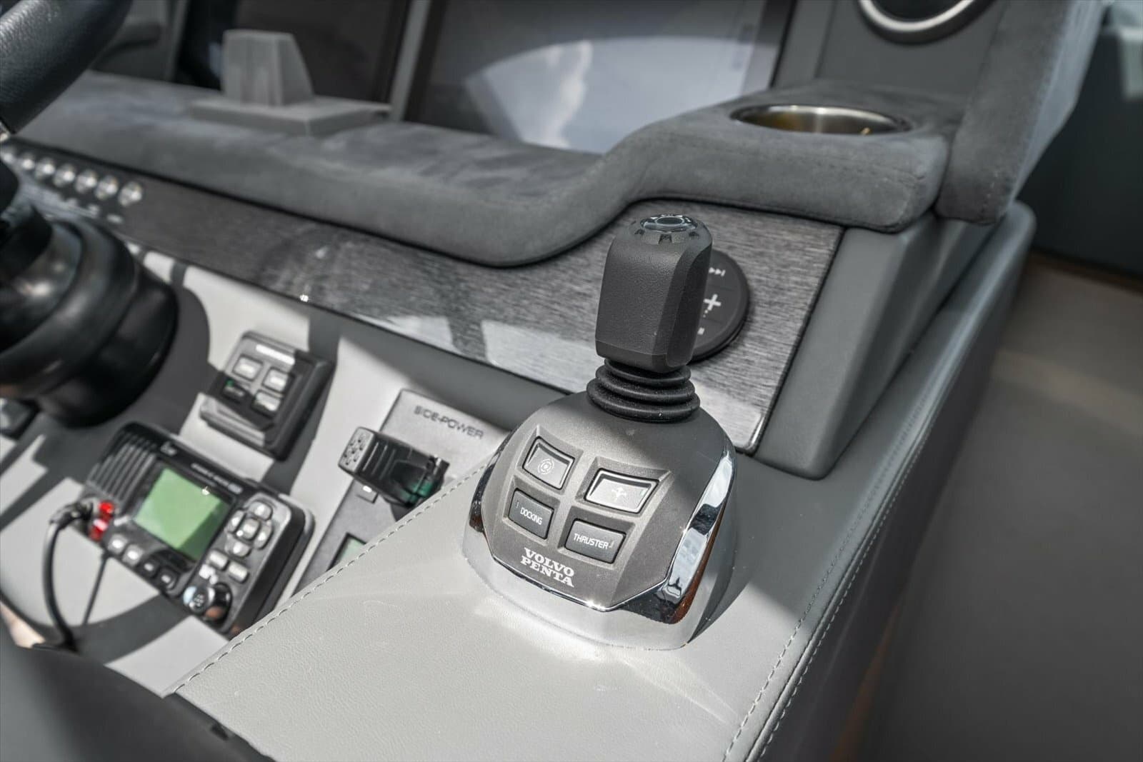 2023 Riviera 5400 Sport Yacht