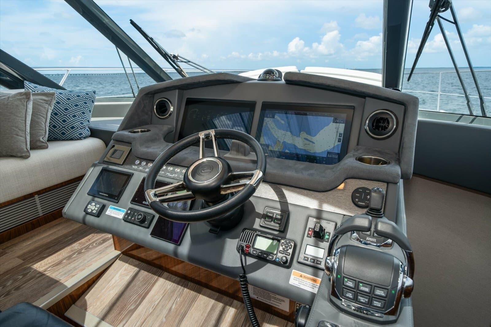 2023 Riviera 5400 Sport Yacht