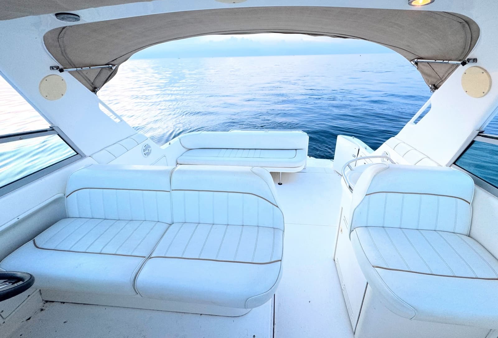 1997 Sea Ray 330 Sundancer