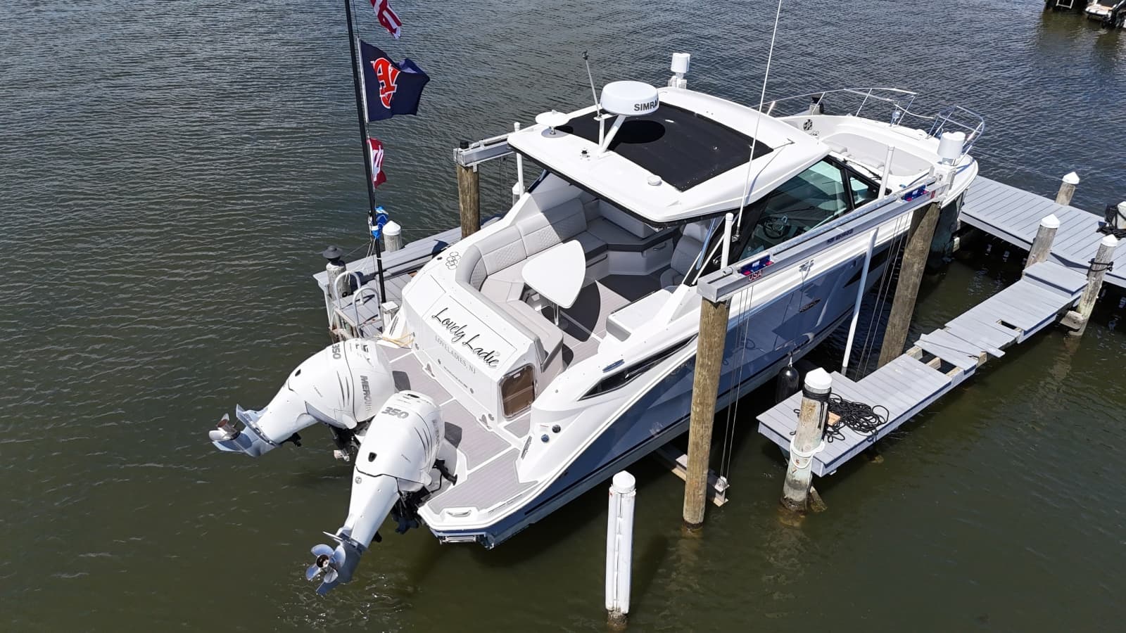 2023 Sea Ray 320 Sundancer