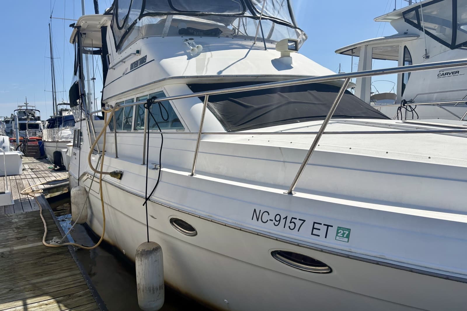 1997 Cruisers Yachts 3950
