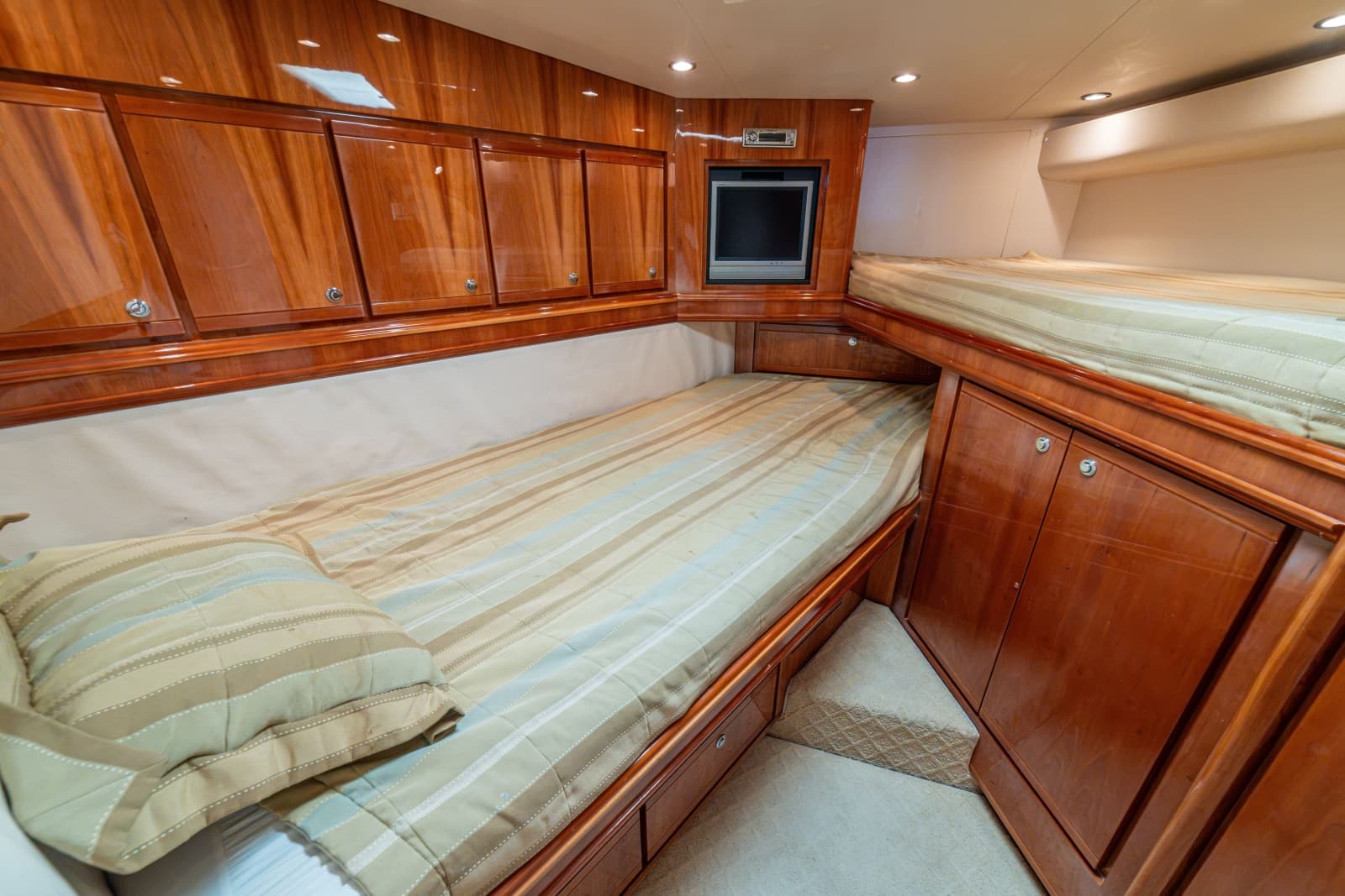 2004 Bertram 570 Convertible