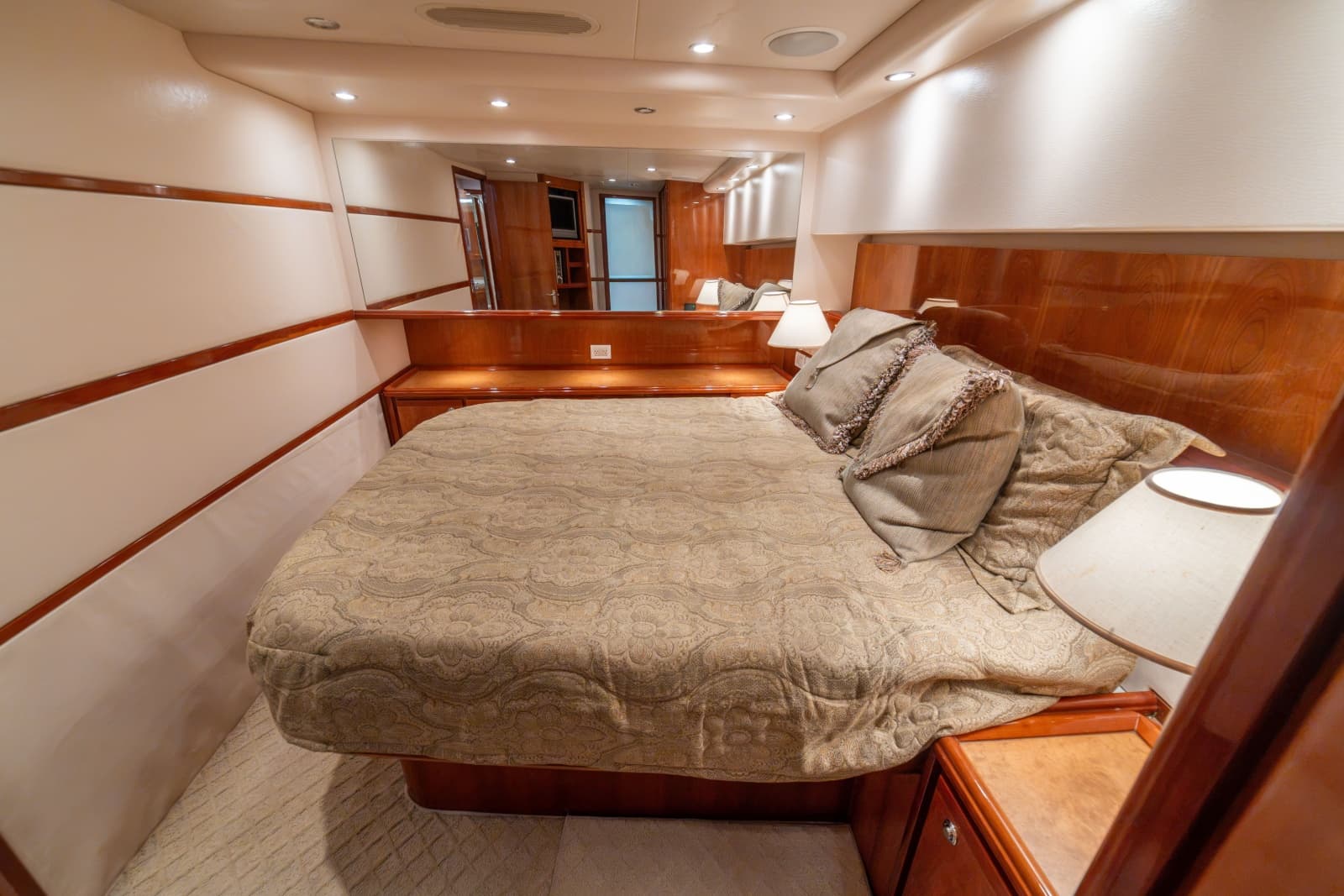 2004 Bertram 570 Convertible