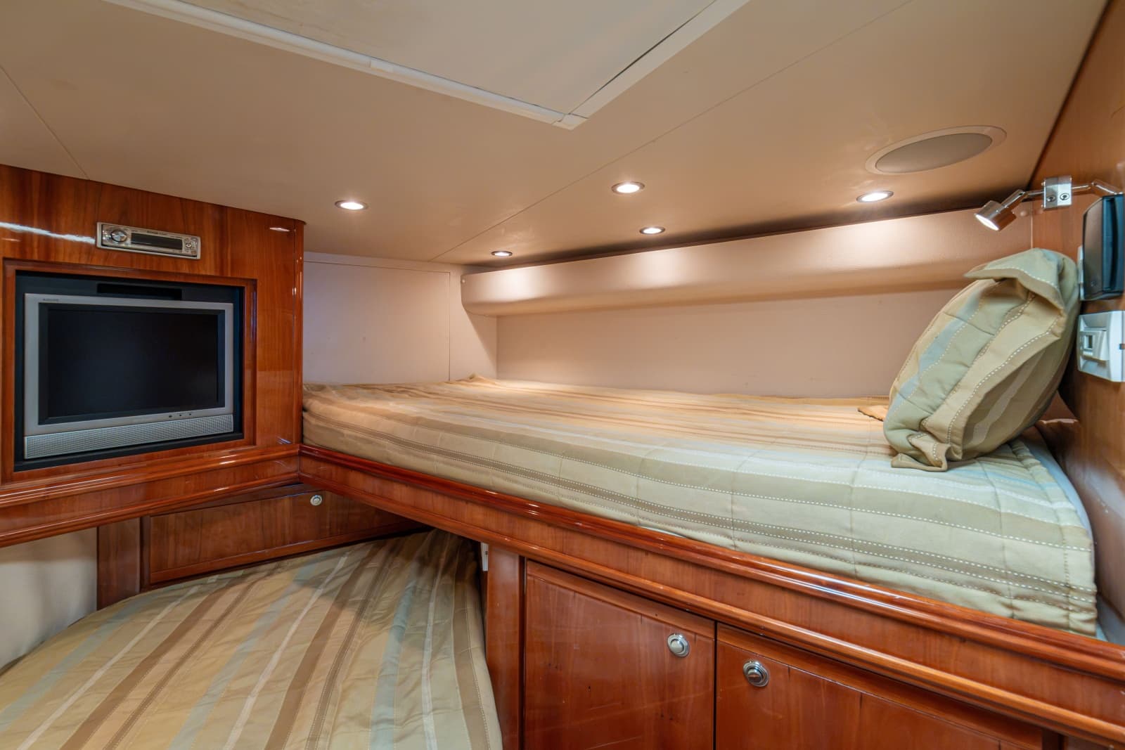 2004 Bertram 570 Convertible