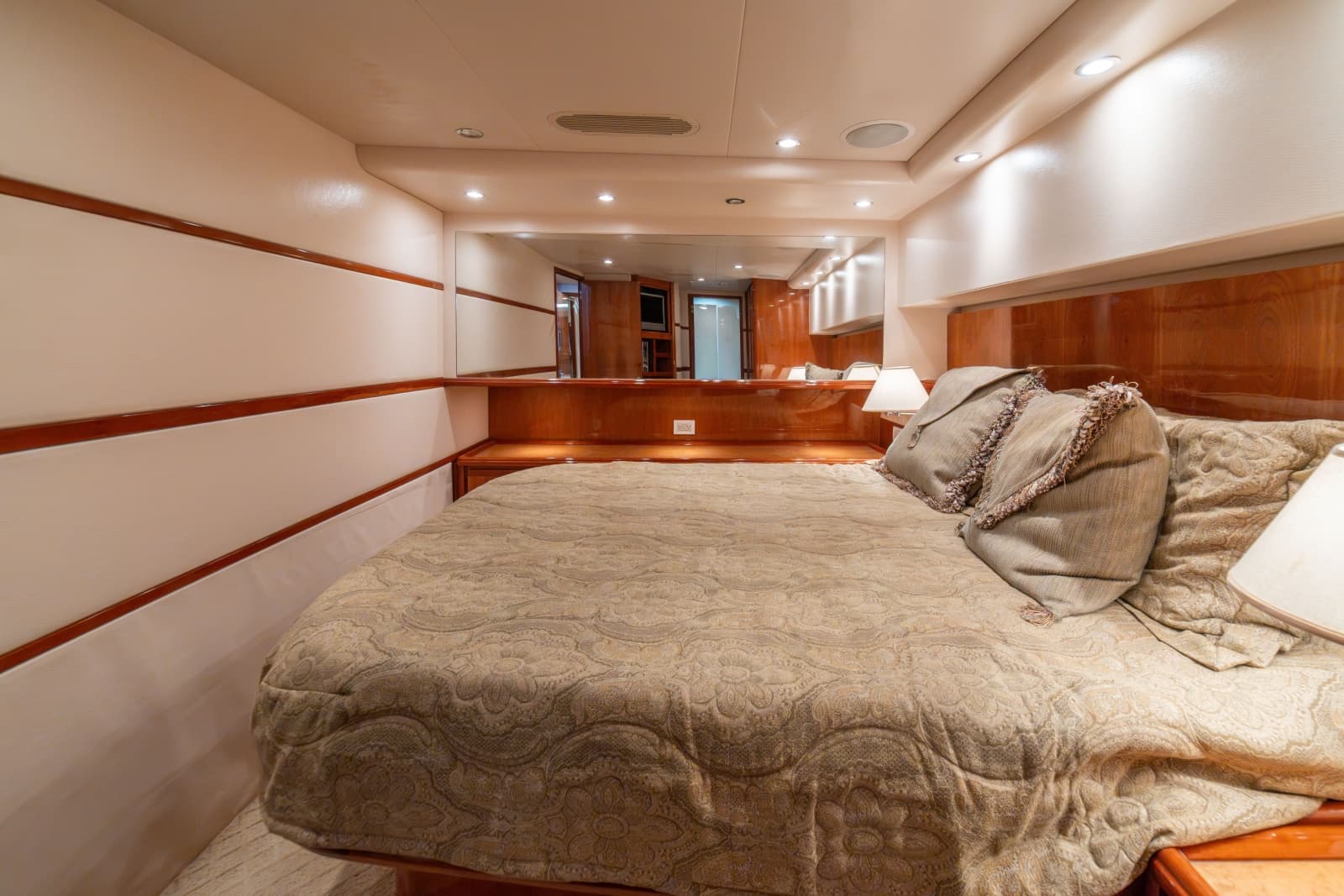 2004 Bertram 570 Convertible