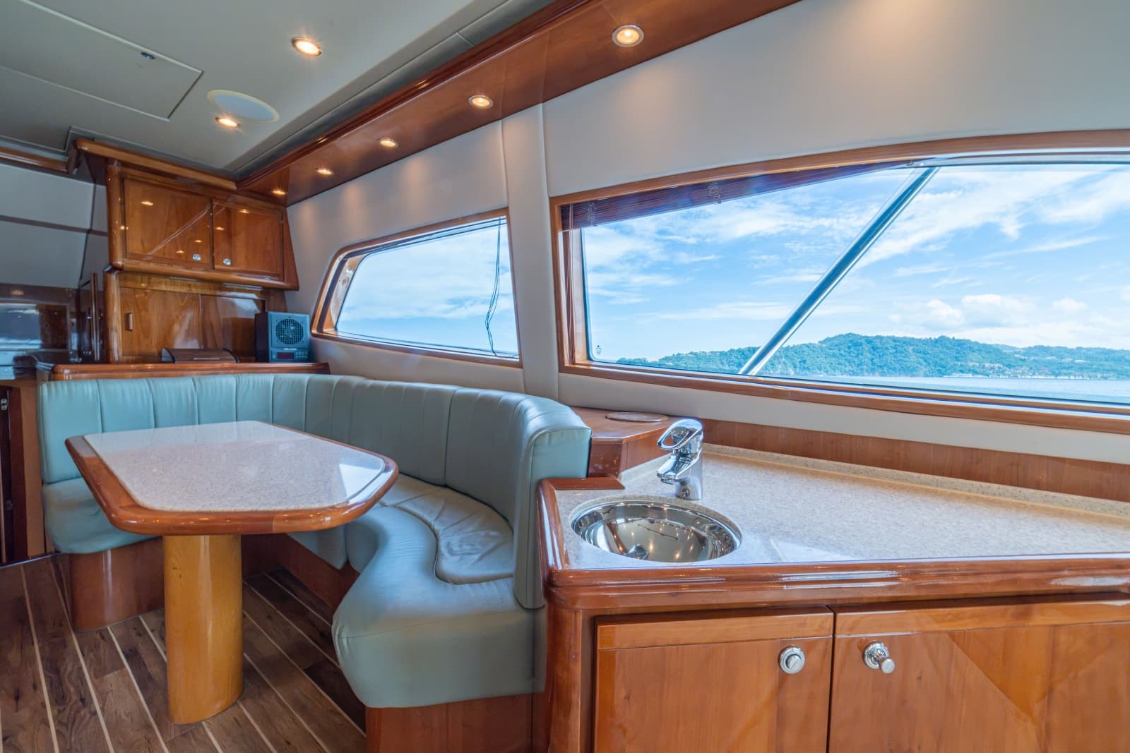 2004 Bertram 570 Convertible