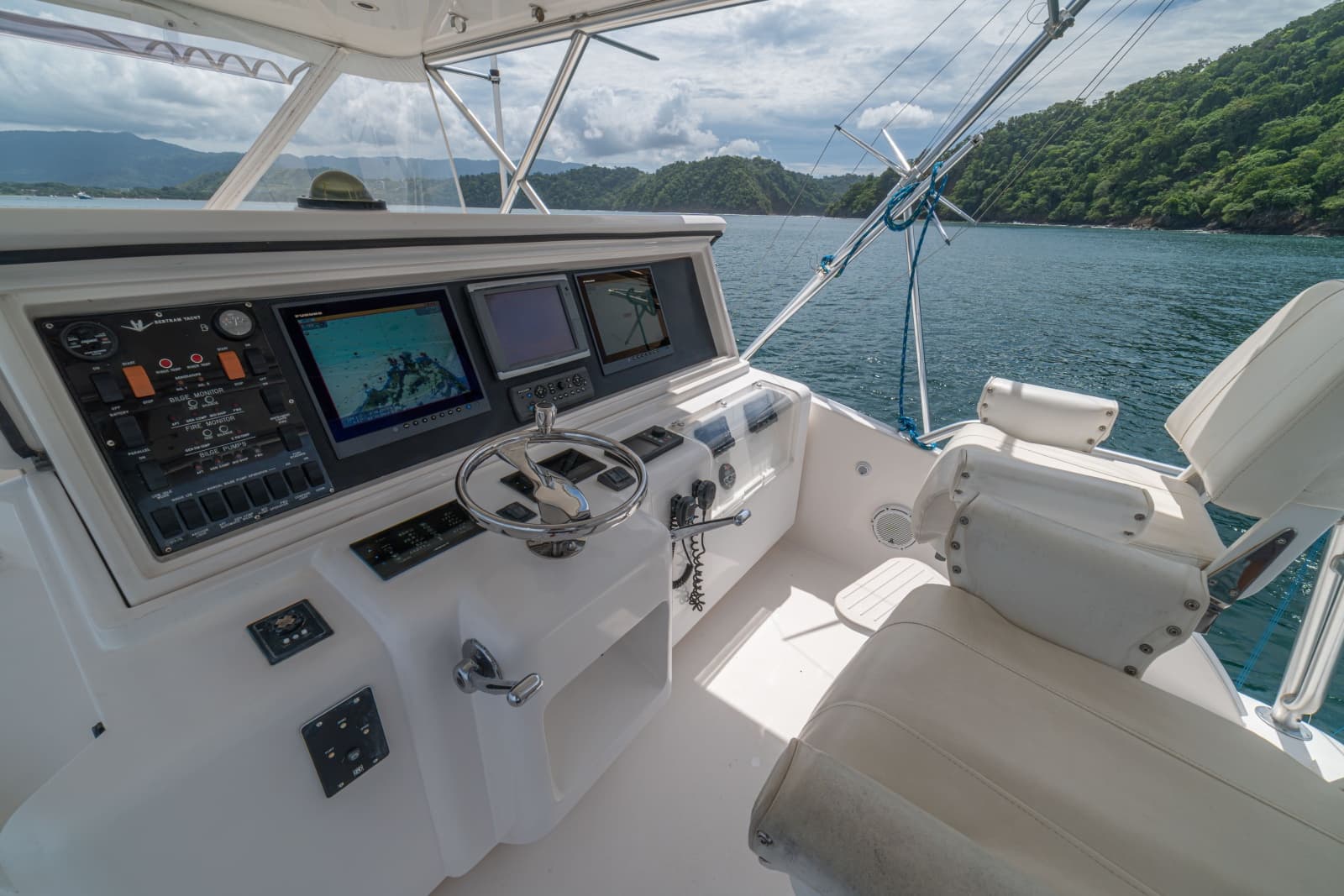 2004 Bertram 570 Convertible