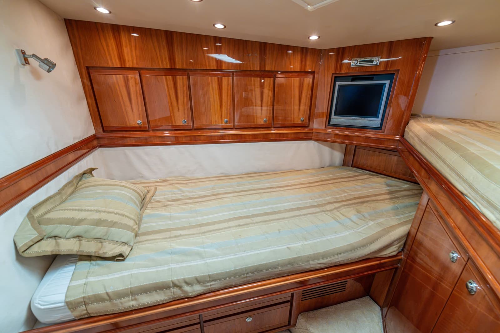 2004 Bertram 570 Convertible