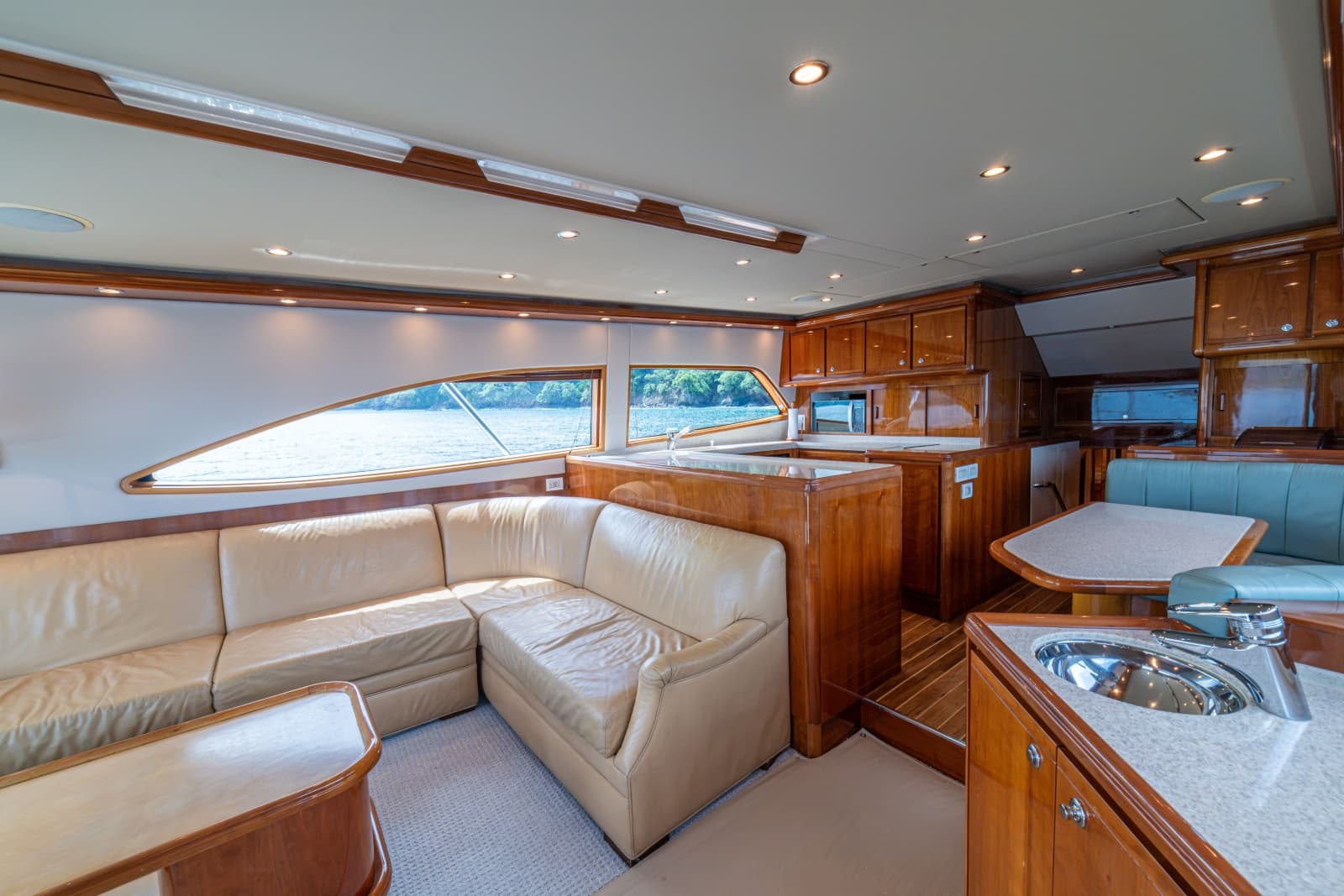 2004 Bertram 570 Convertible