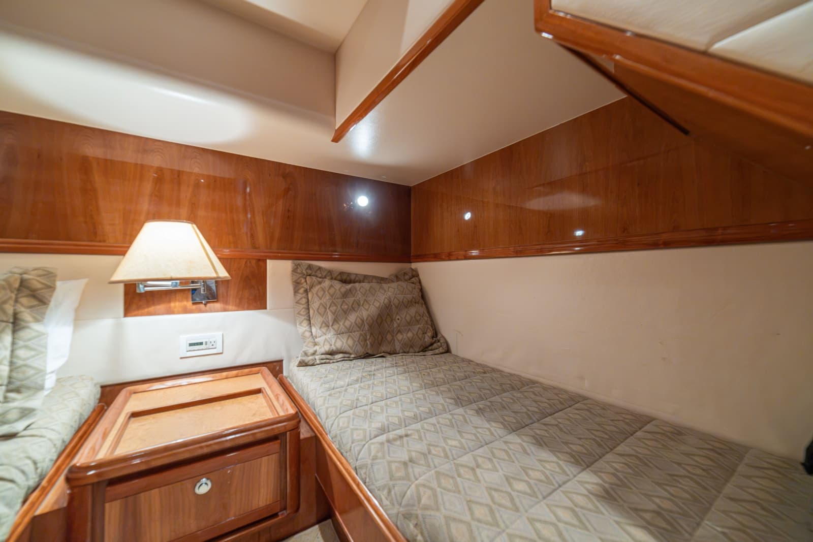 2004 Bertram 570 Convertible