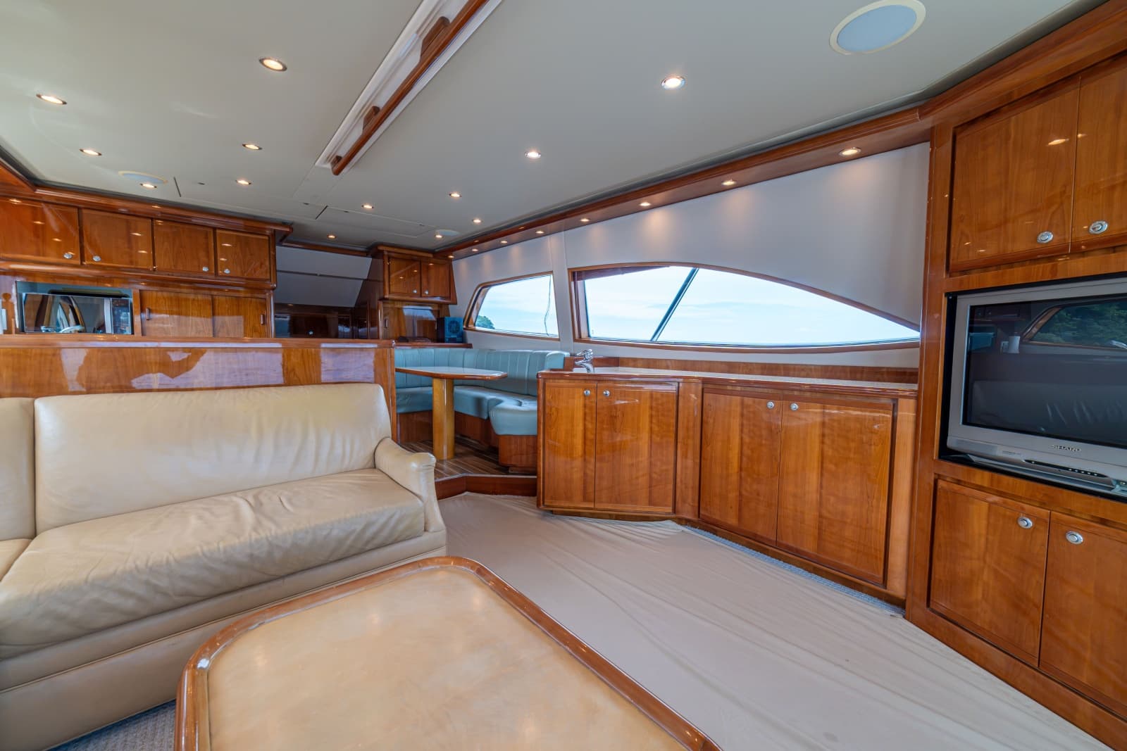 2004 Bertram 570 Convertible