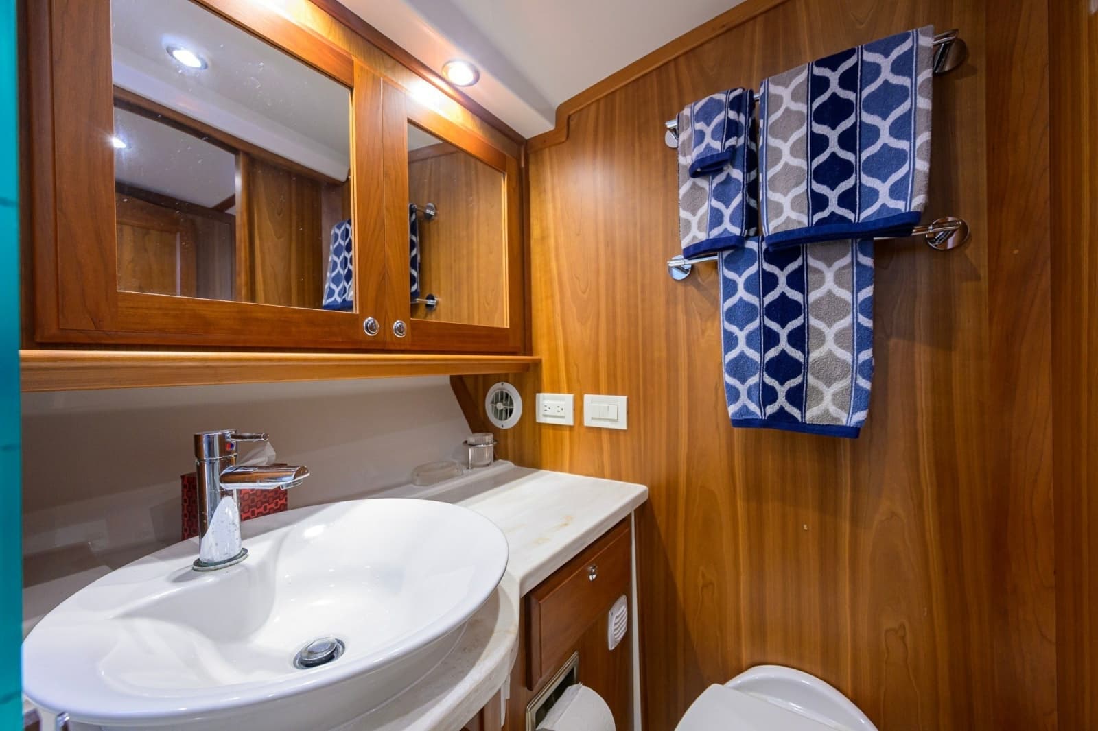 2018 Sabre 45 Salon Express