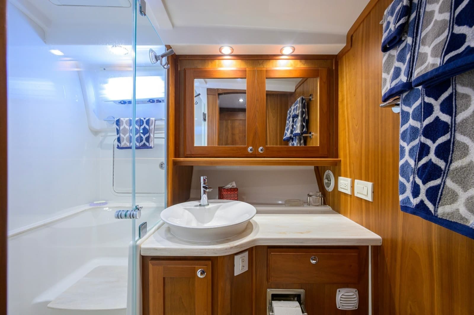2018 Sabre 45 Salon Express
