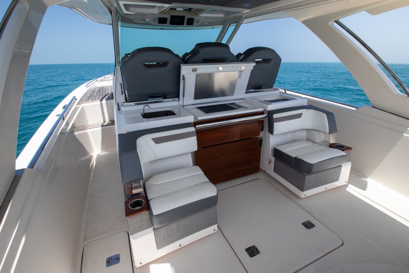 2018 Tiara Sport 