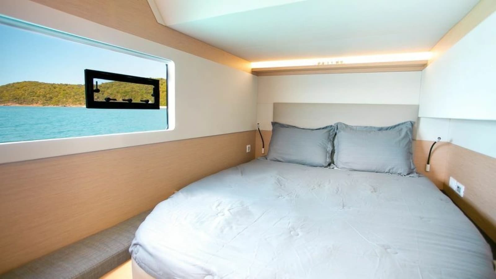 2020 Fountaine Pajot 