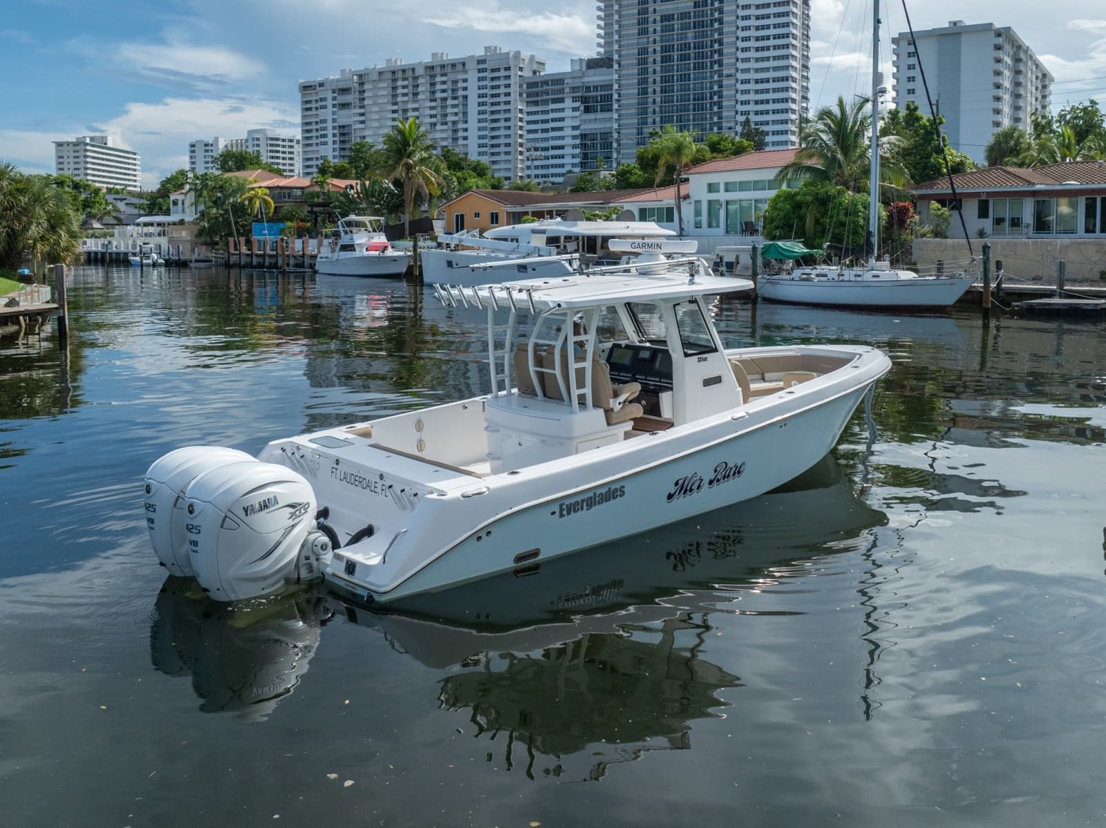 2020 Everglades 335 CC