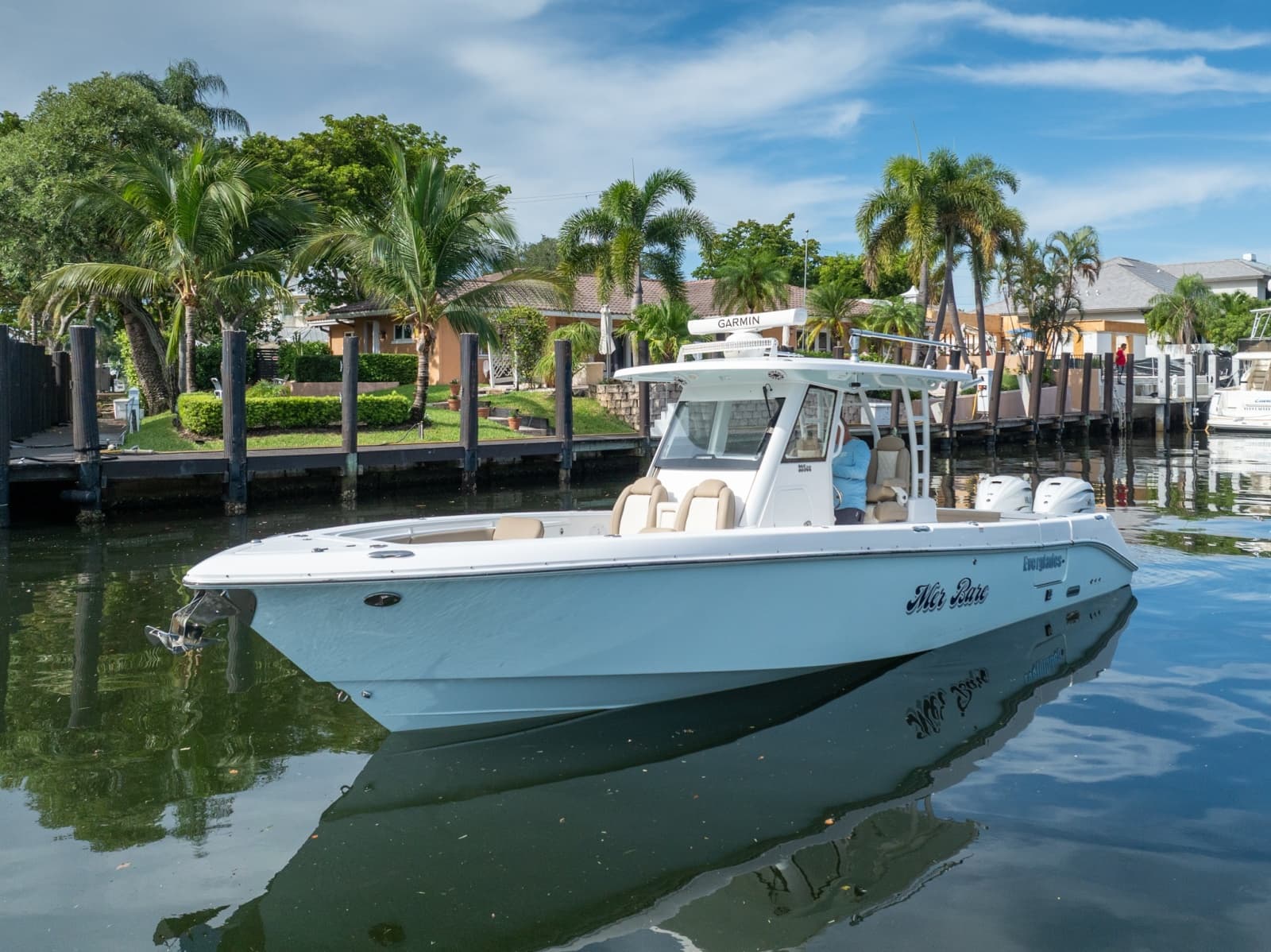 2020 Everglades 335 CC