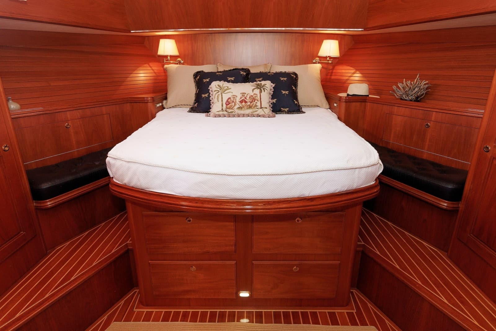 2008 Alden 52 Salon Express