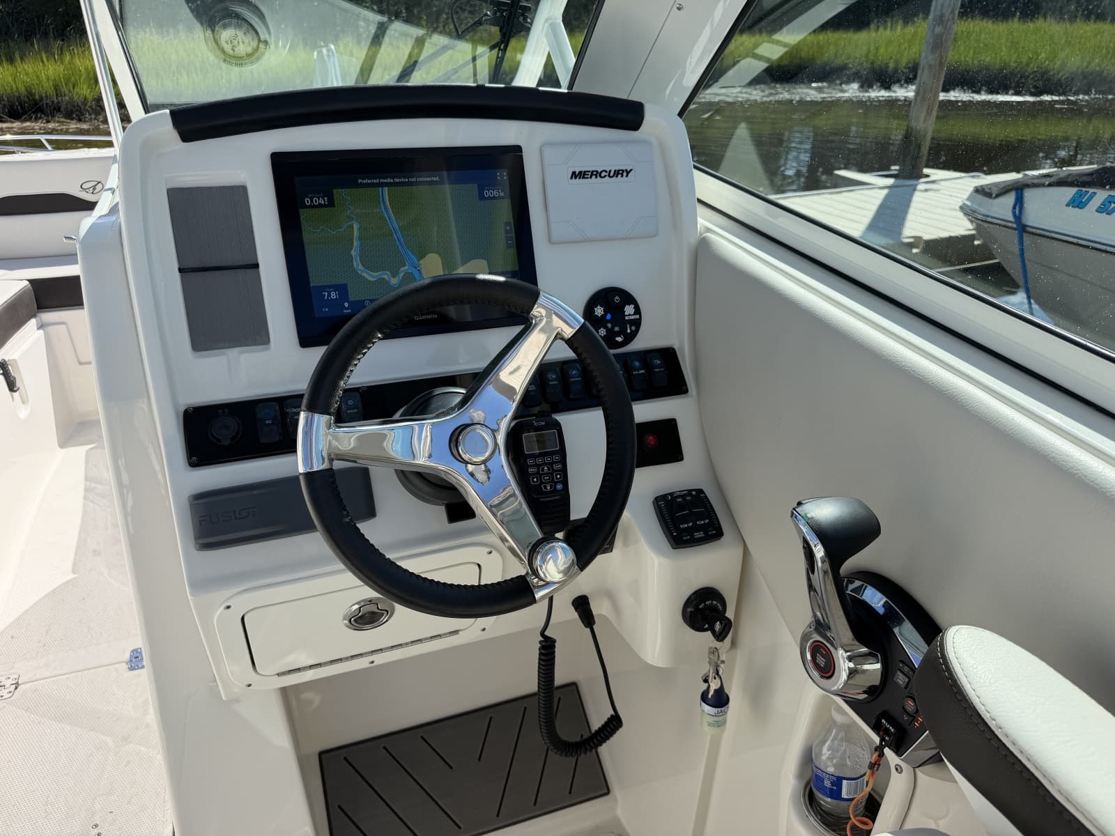 2023 Sailfish 245 DC