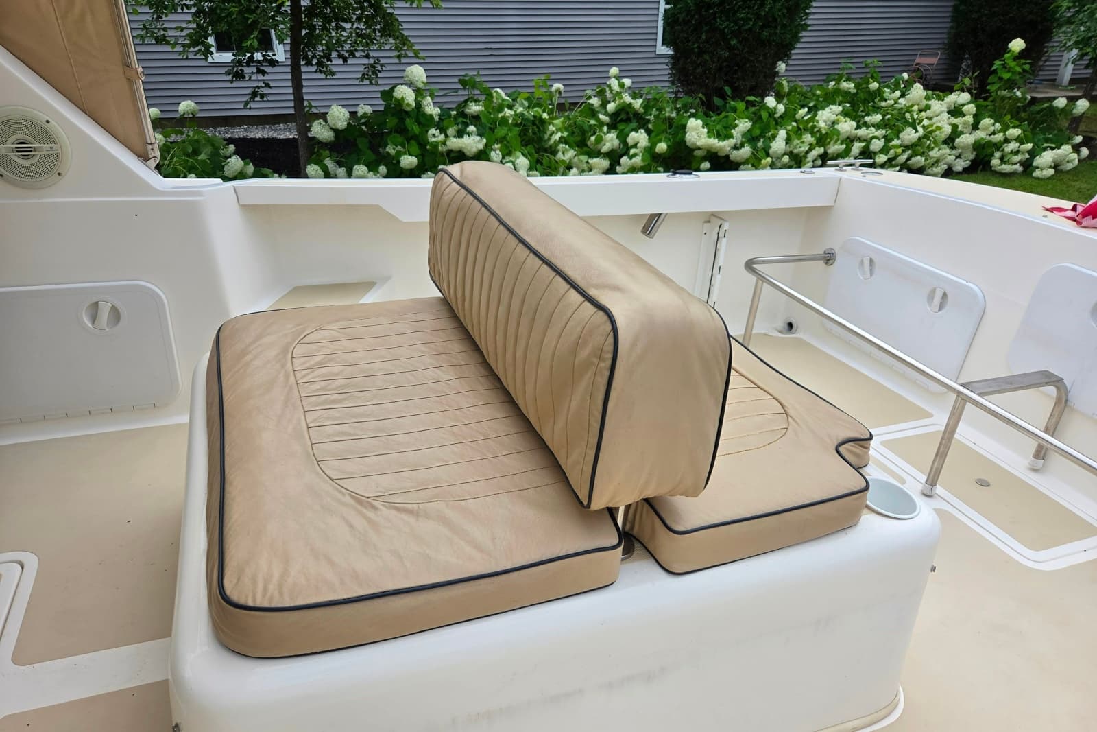 2004 Hunt Yachts Surfhunter 25