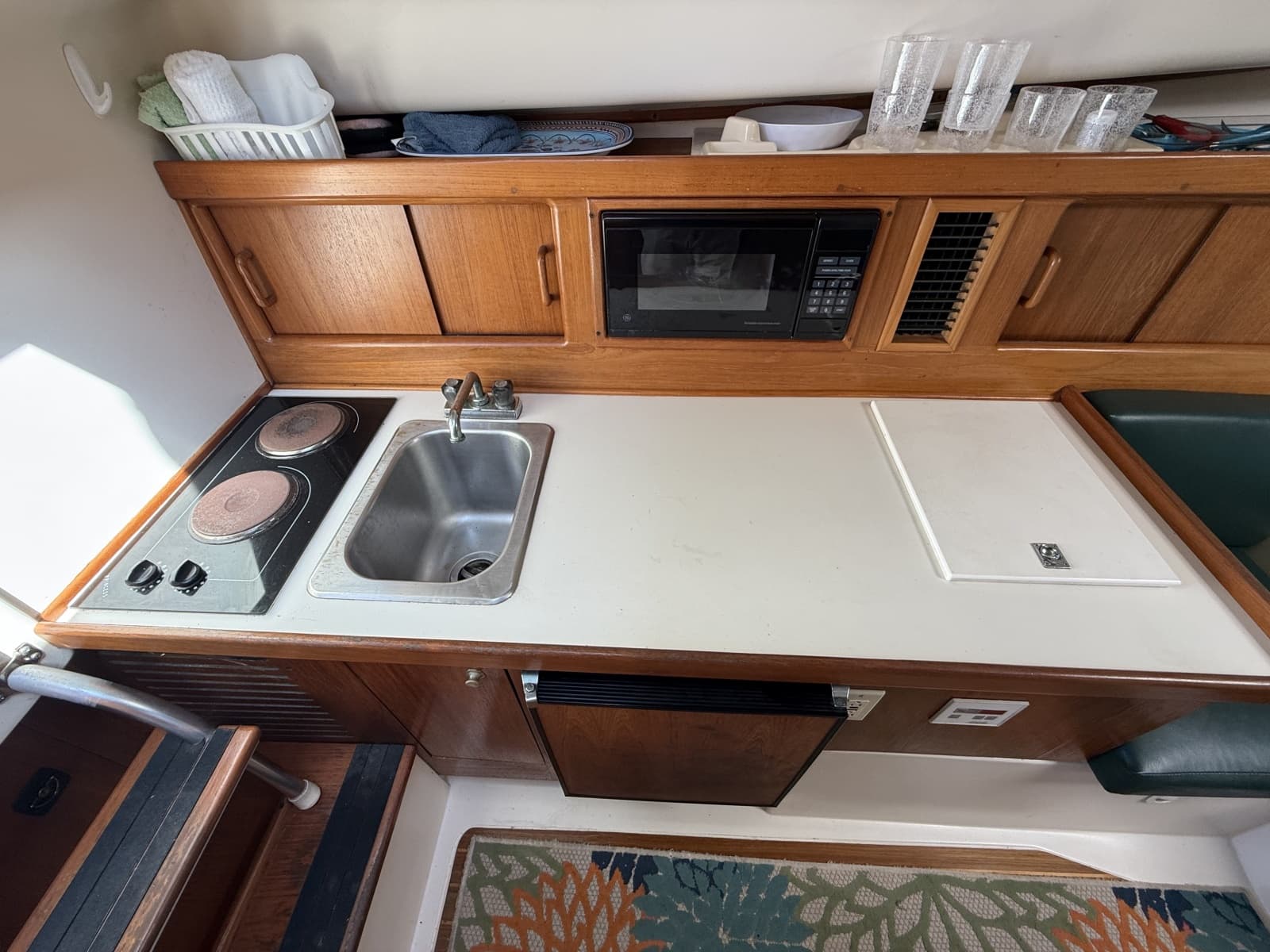 2000 Mainship Pilot 30