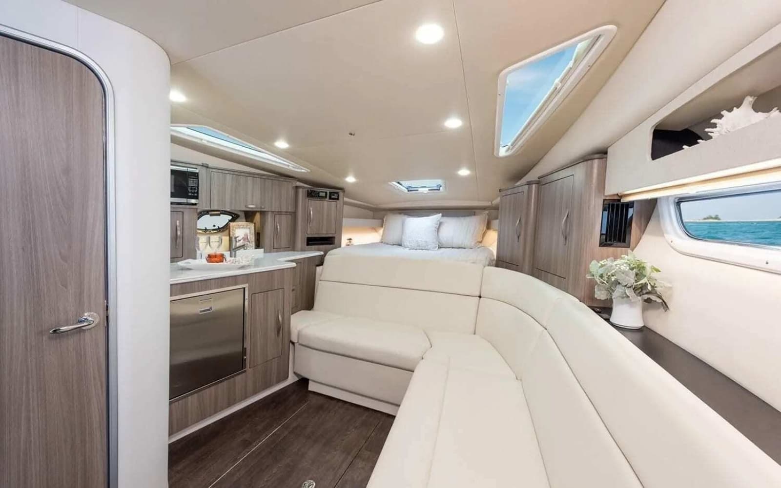 2019 Regal 35 Sport Coupe