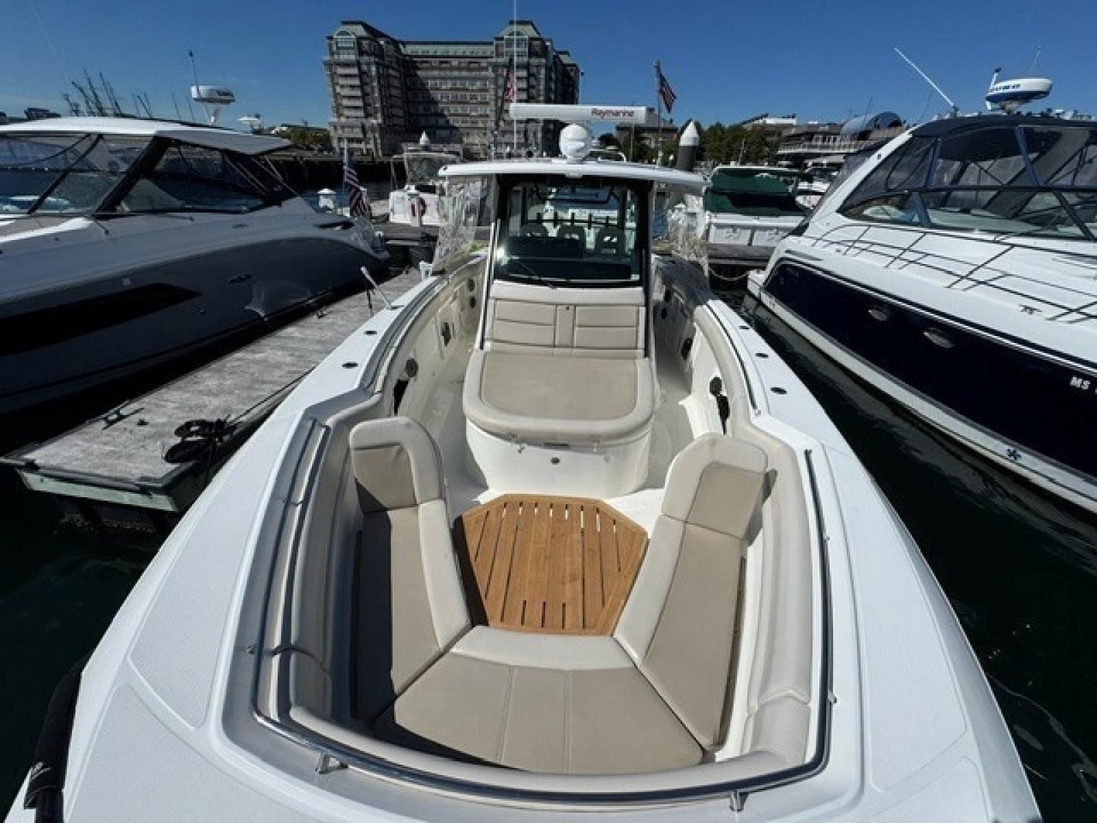 2021 Boston Whaler 380 Outrage