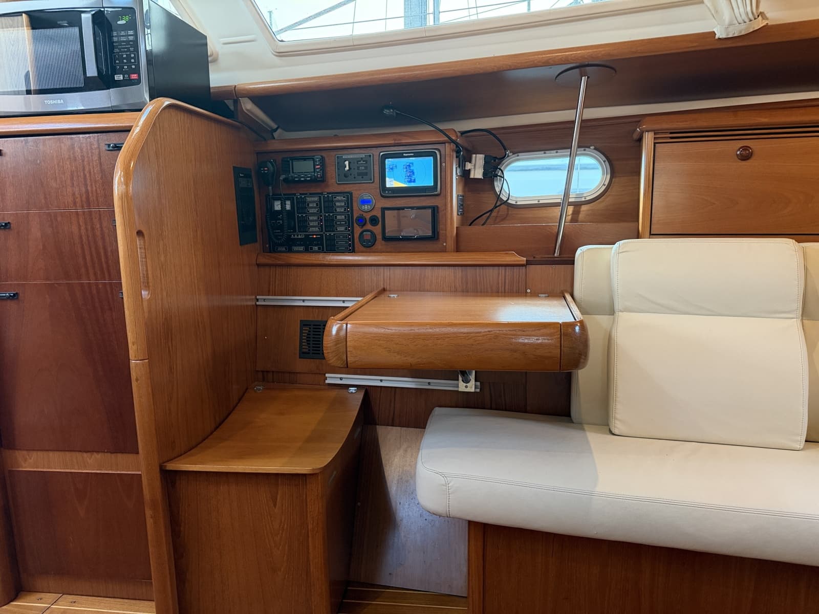 Nav Station Foward Facing 