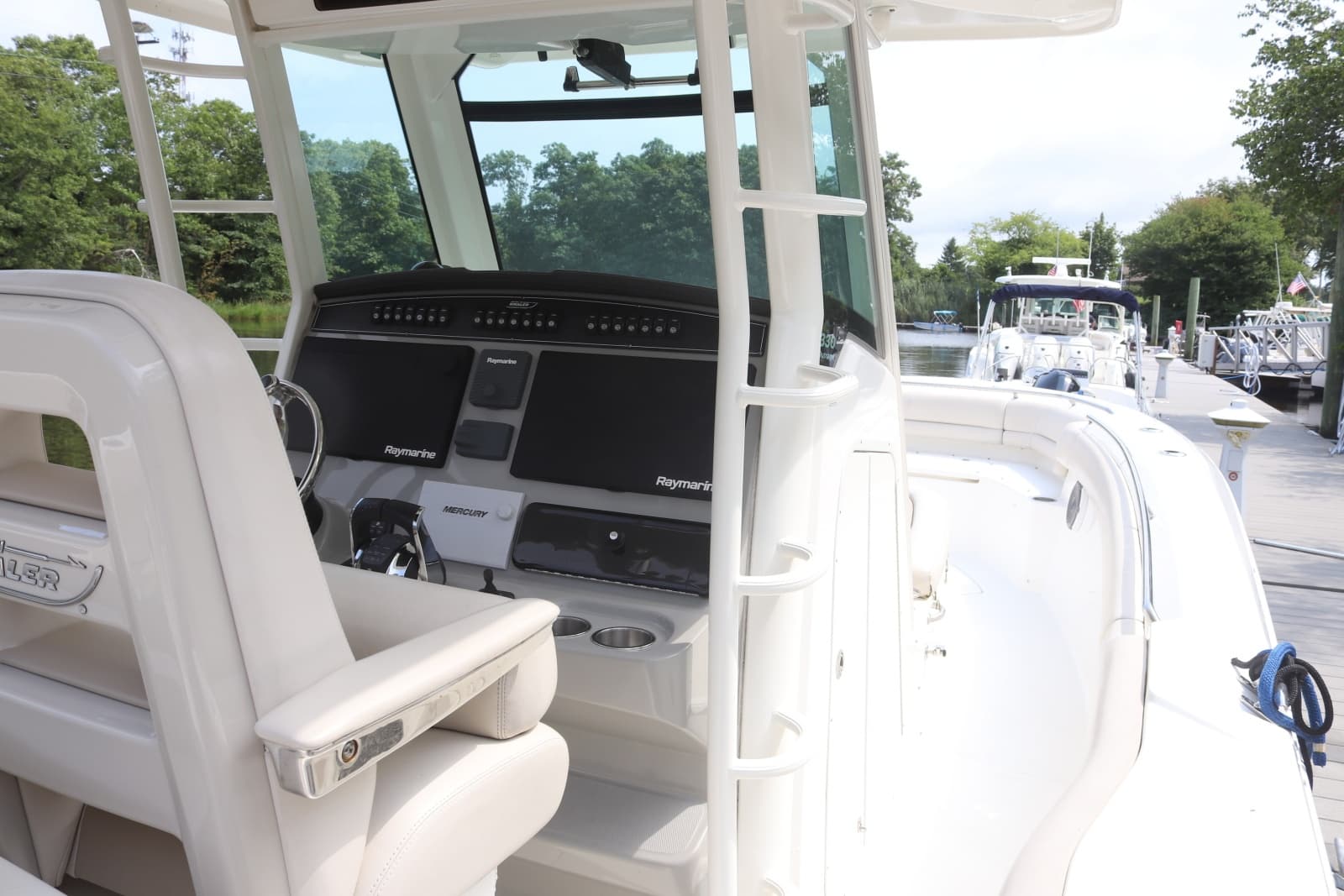 2017 Boston Whaler Outrage