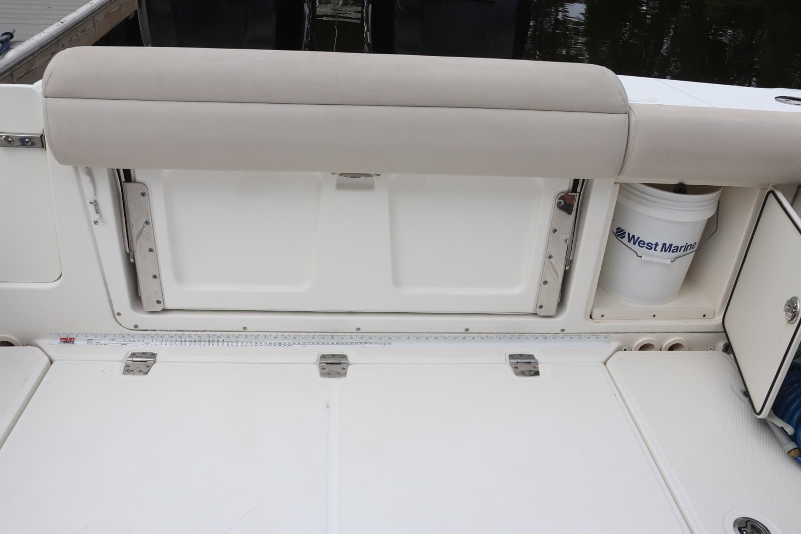 2017 Boston Whaler Outrage