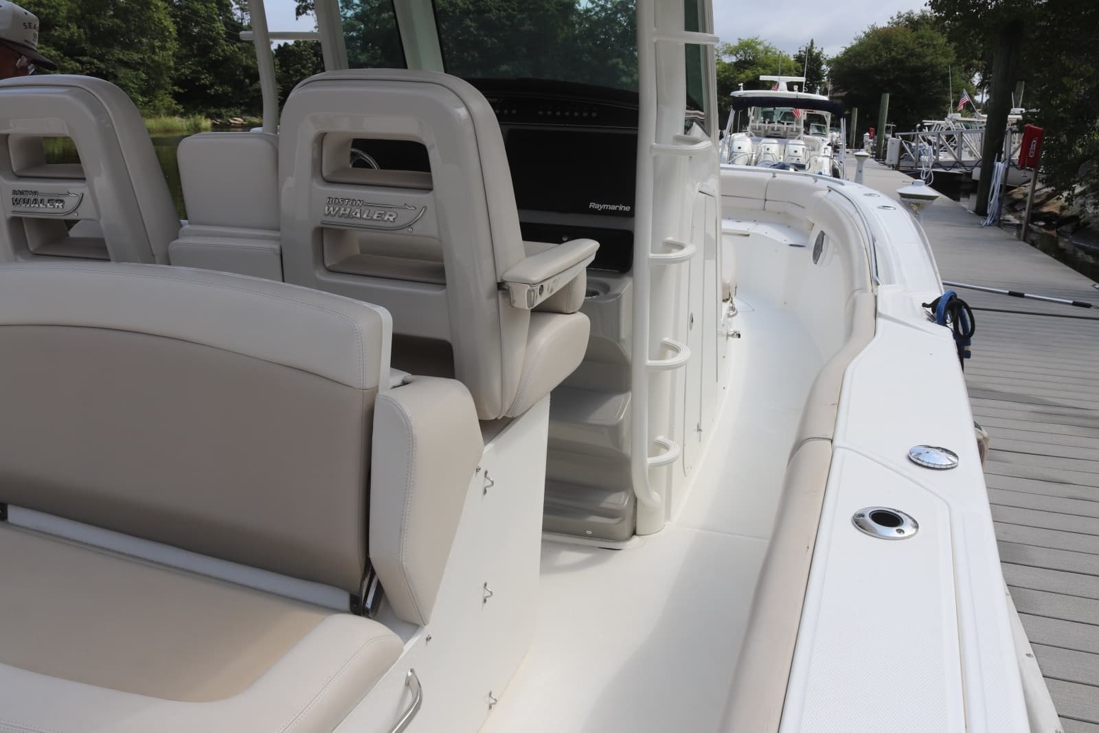 2017 Boston Whaler Outrage