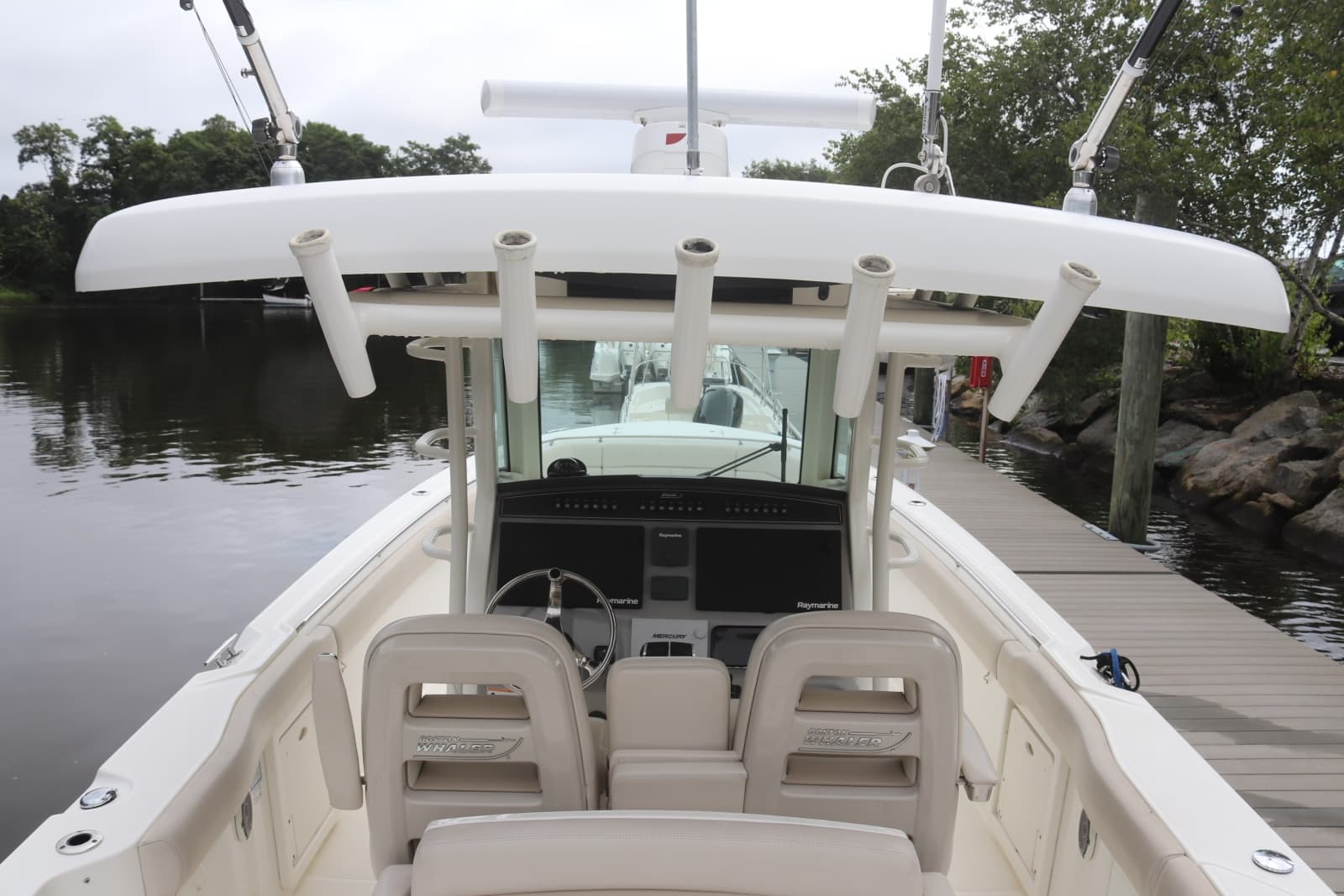 2017 Boston Whaler Outrage