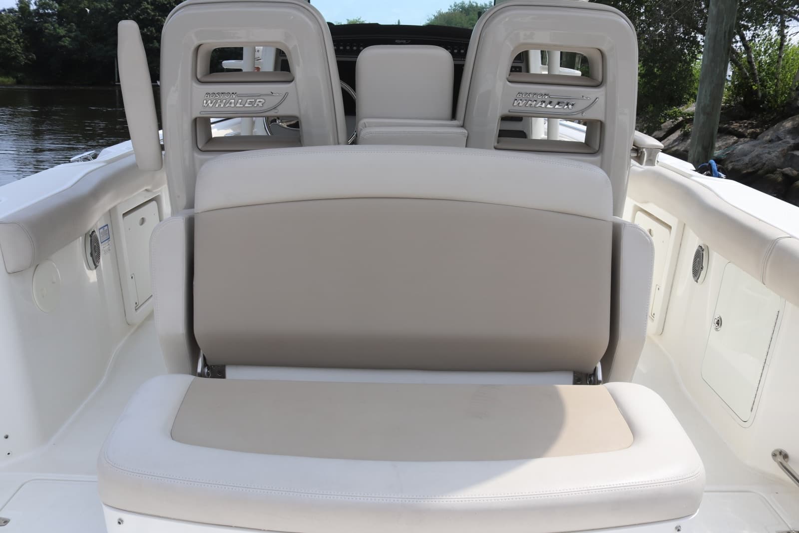 2017 Boston Whaler Outrage