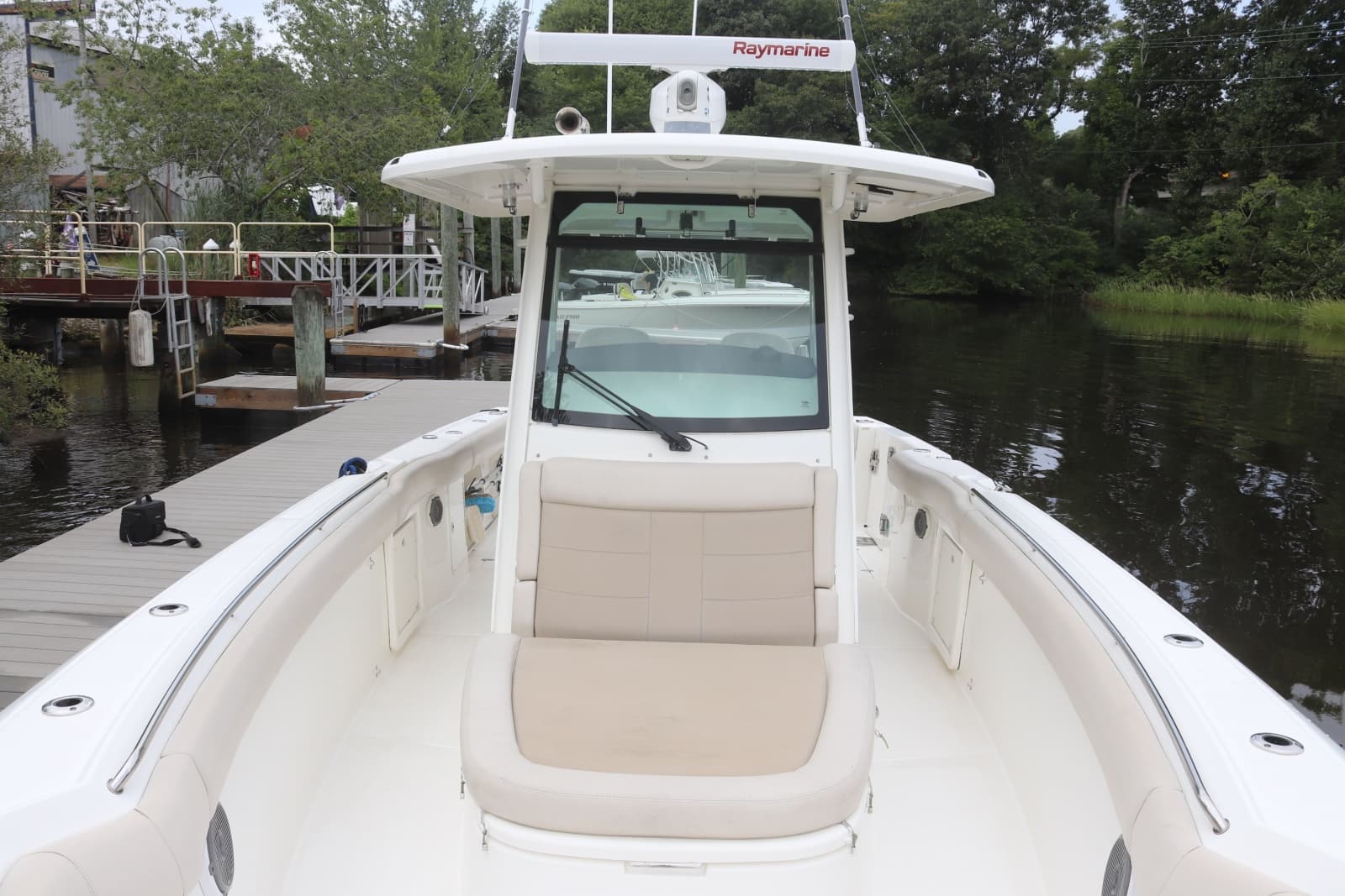 2017 Boston Whaler Outrage