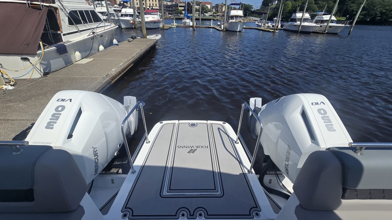 2025 Four Winns TH 36