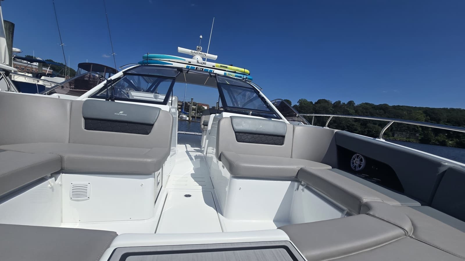 2025 Four Winns TH 36