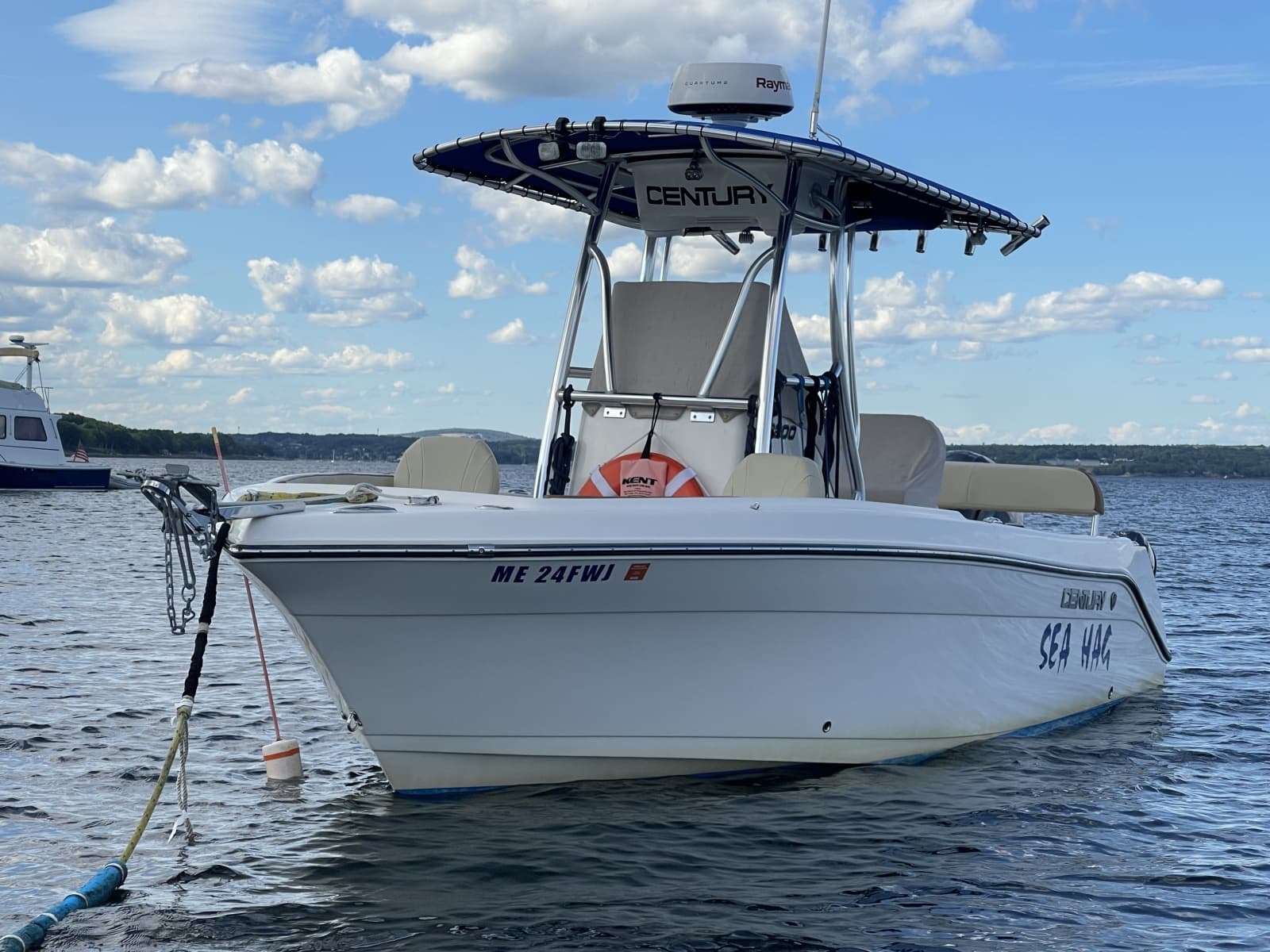 2020 Century 2200 Center Console