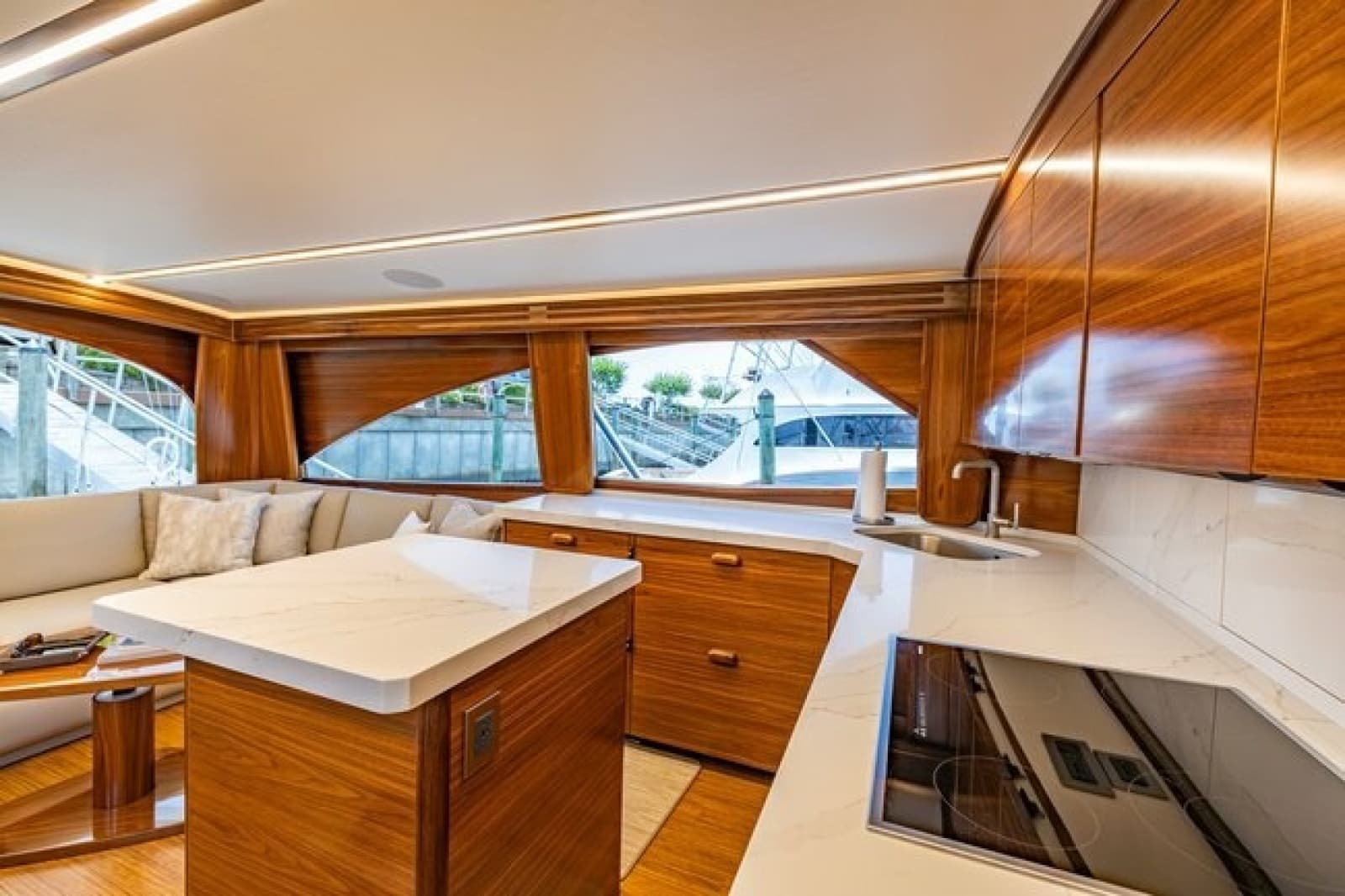 2025 Viking 58 Convertible