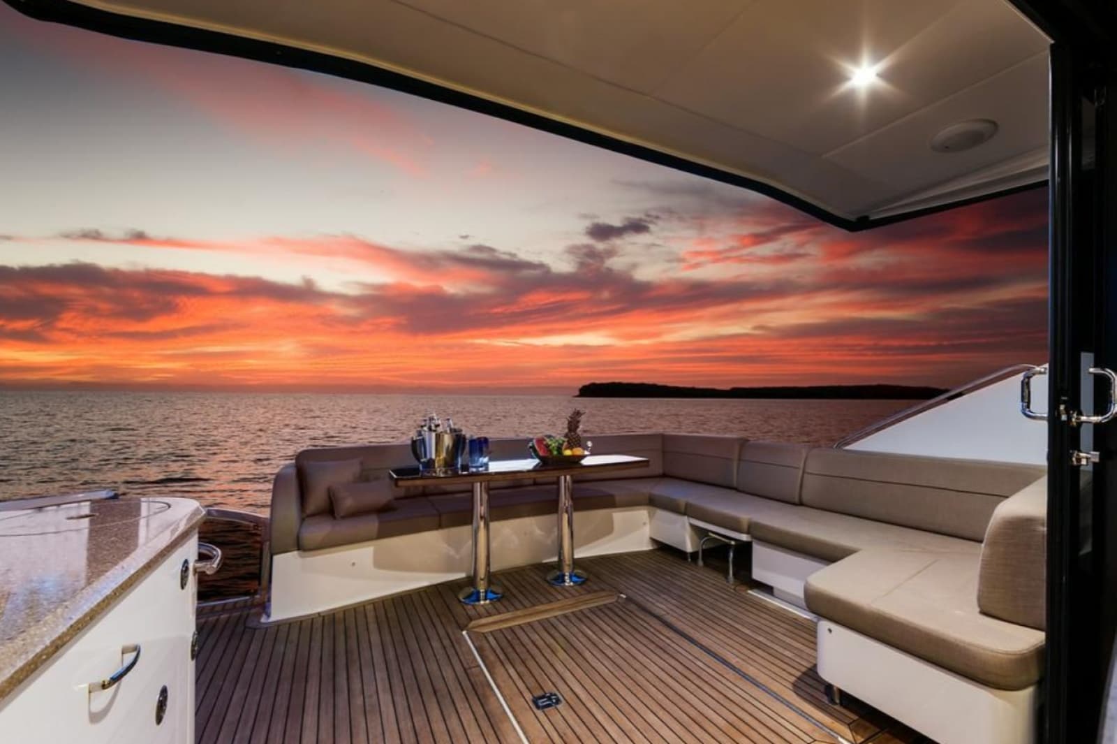 2015 Sea Ray L650