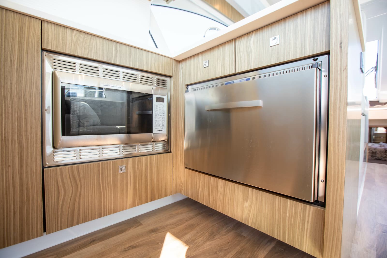 2024 Cruisers Yachts 50 Cantius