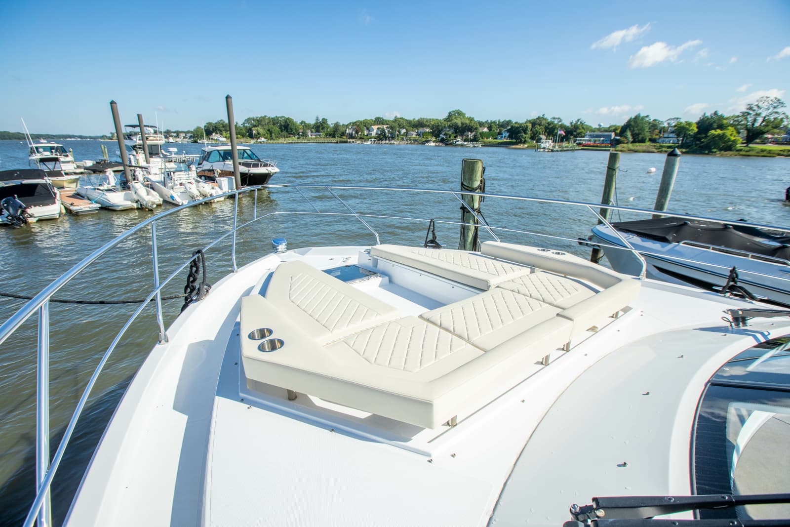 2024 Cruisers Yachts 50 Cantius