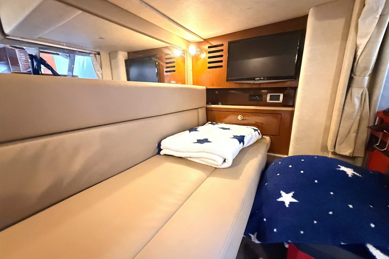 2013 Sea Ray Sundancer 370